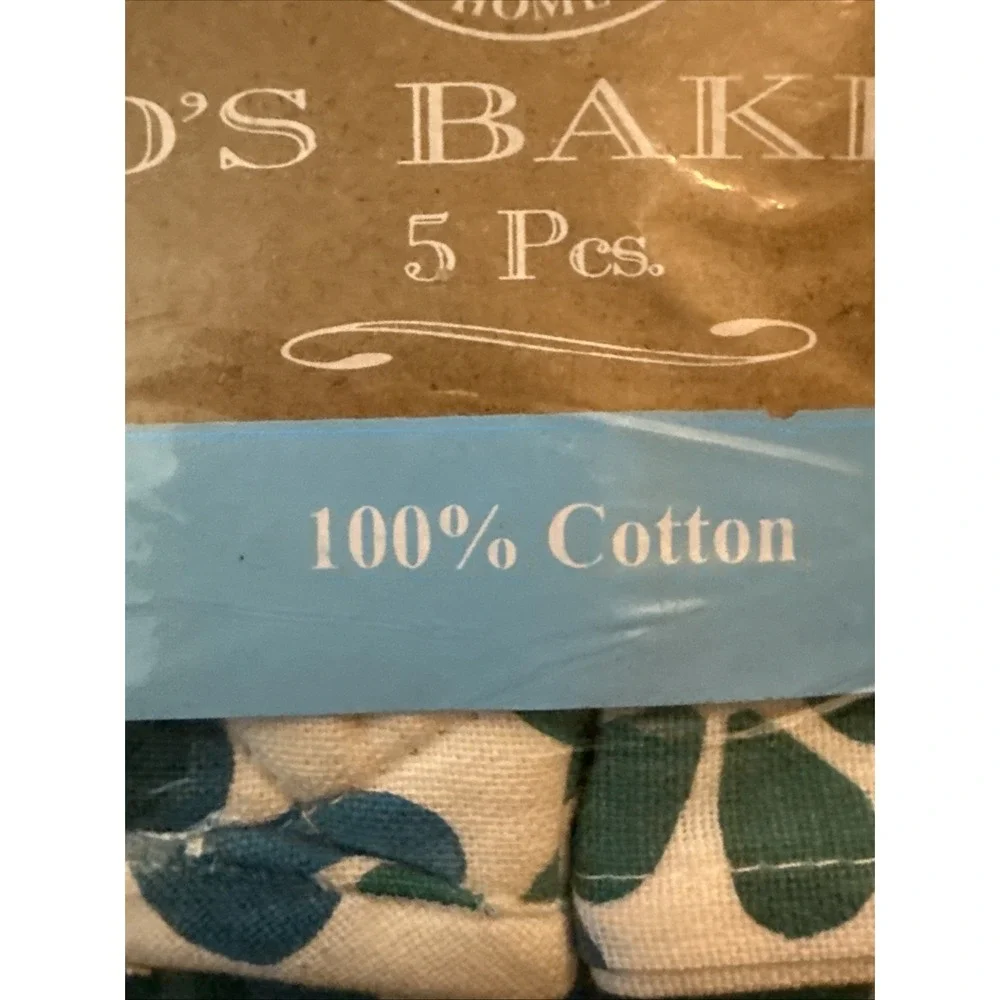 Nantucket Home 5 Piece Child's Baking Set Apron Oven Mitts Pot Holder Towel NEW